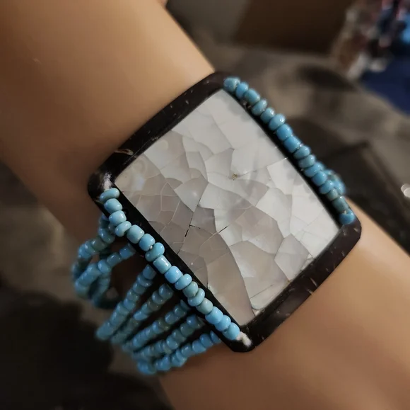 Turquoise Color Beaded Mother of Pearl Shell Stretchy Bracelet - Picture 3 of 7